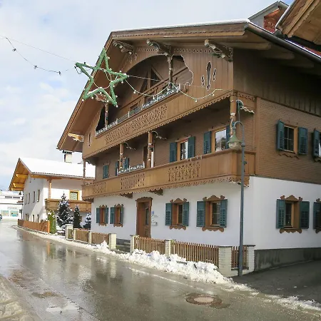 Holiday home Haus Schiestl 200w Uderns